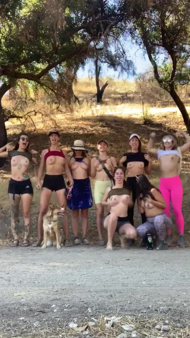8 girls, 16 boobs